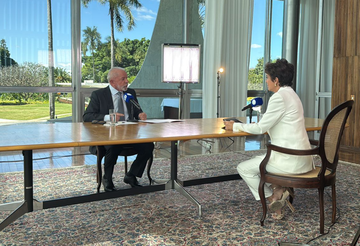 Christina Lemos e o presidente Luna no Palácio da Alvorada | Divulgação Record